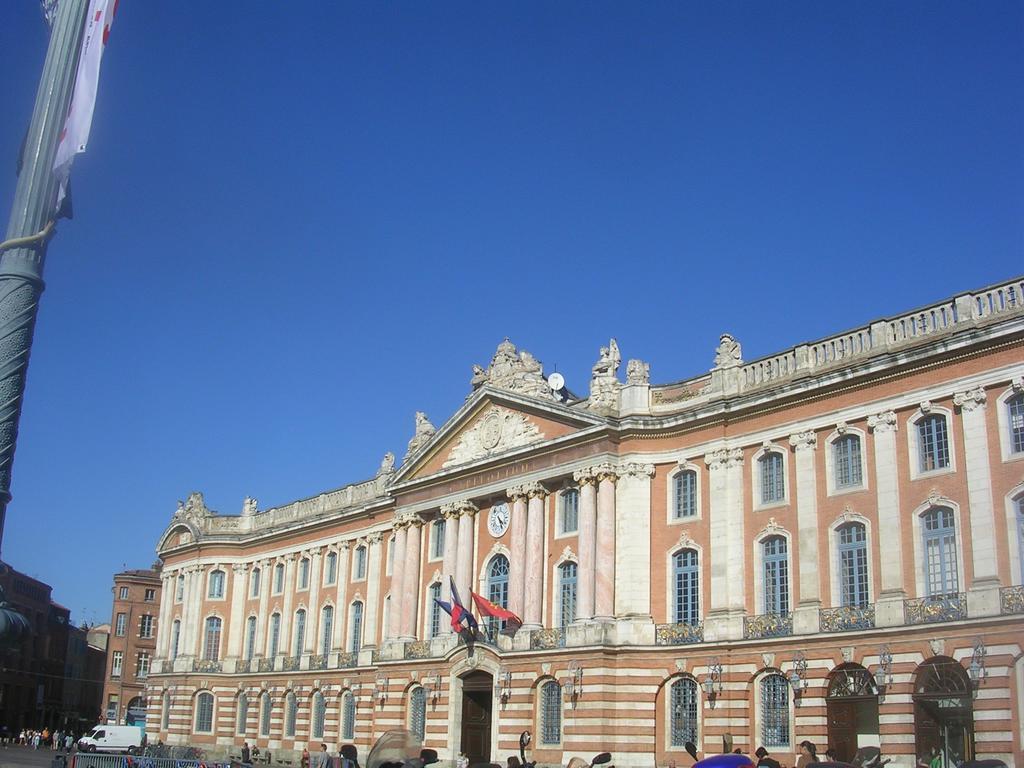 Hotel Ours Blanc - Victor Hugo Toulouse Exterior photo